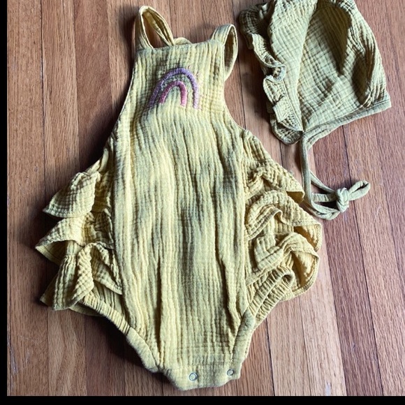 Cutest Boho bubble with ruffles and rainbow 🌈 embroidery - Picture 3 of 3